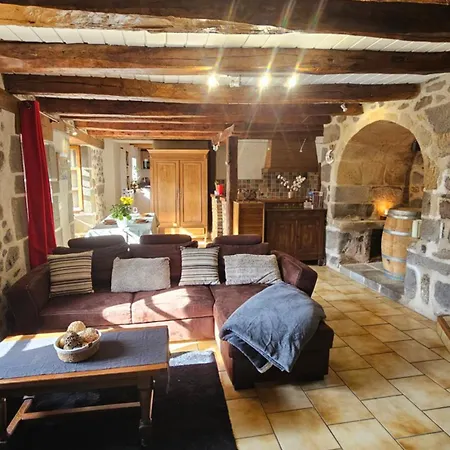 Belle Résidence Auvergnate Vue Panoramique Sur La Nature Appartement Mandailles-Saint-Julien