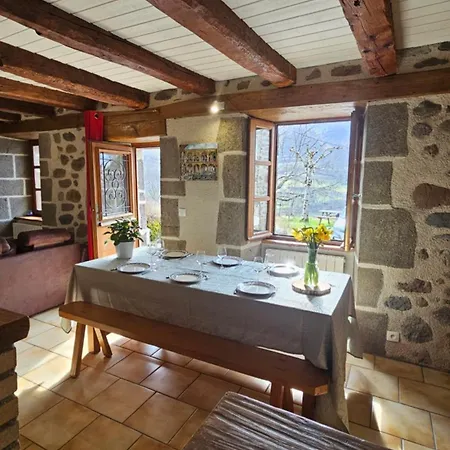 Belle Résidence Auvergnate Vue Panoramique Sur La Nature Mandailles-Saint-Julien