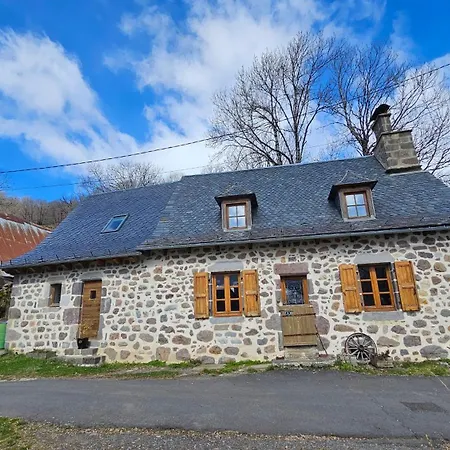 Appartement Belle Résidence Auvergnate Vue Panoramique Sur La Nature Mandailles-Saint-Julien