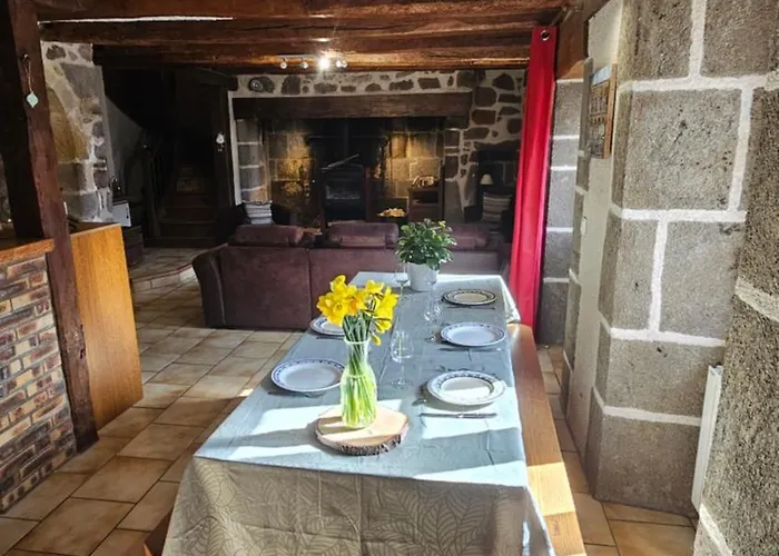 Belle Résidence Auvergnate Vue Panoramique Sur La Nature *